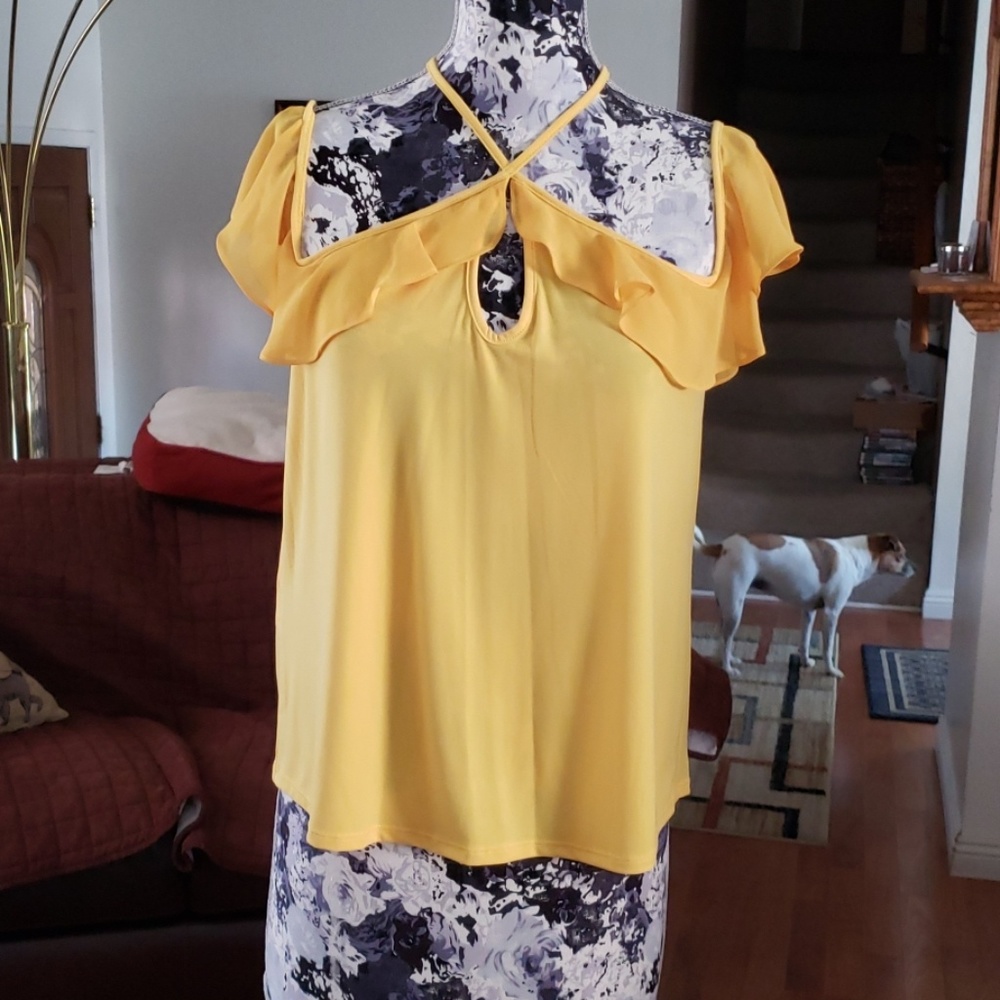 BCBGGeneration keyhole top